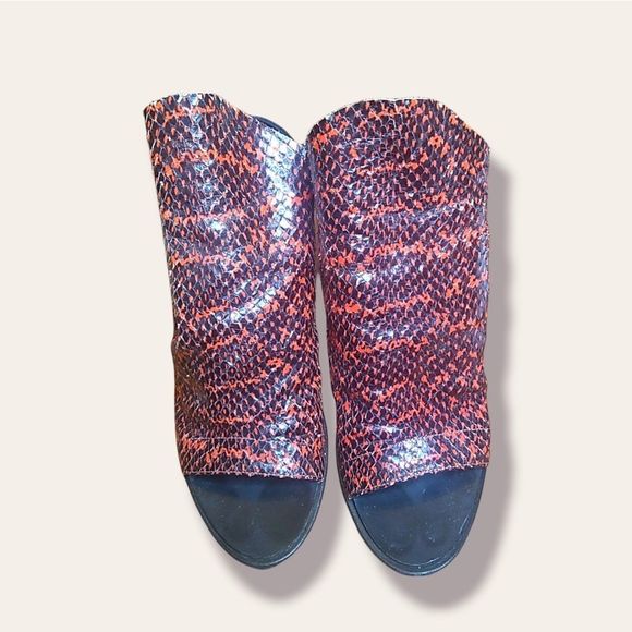 Balenciaga Red Snakeskin Slingback Heeled Sandals - Picture 4 of 10